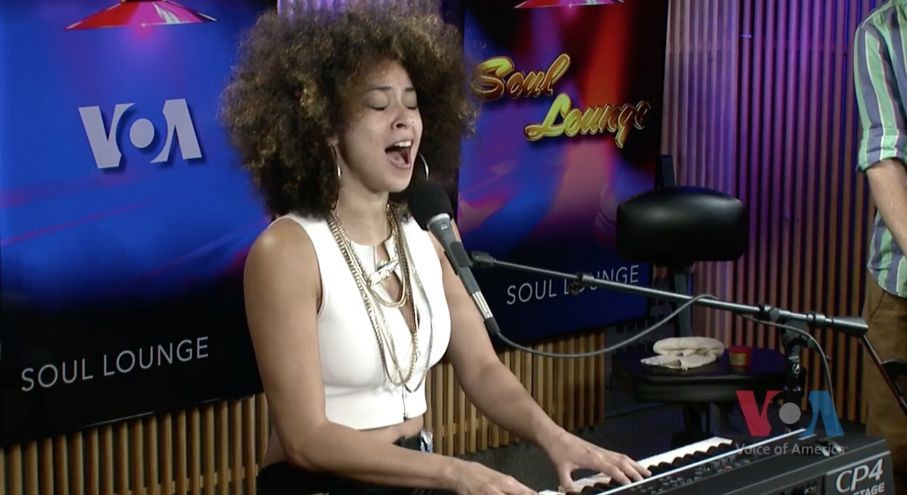 Synthbits: Kandace Springs Sings and Plays CP4 Stage